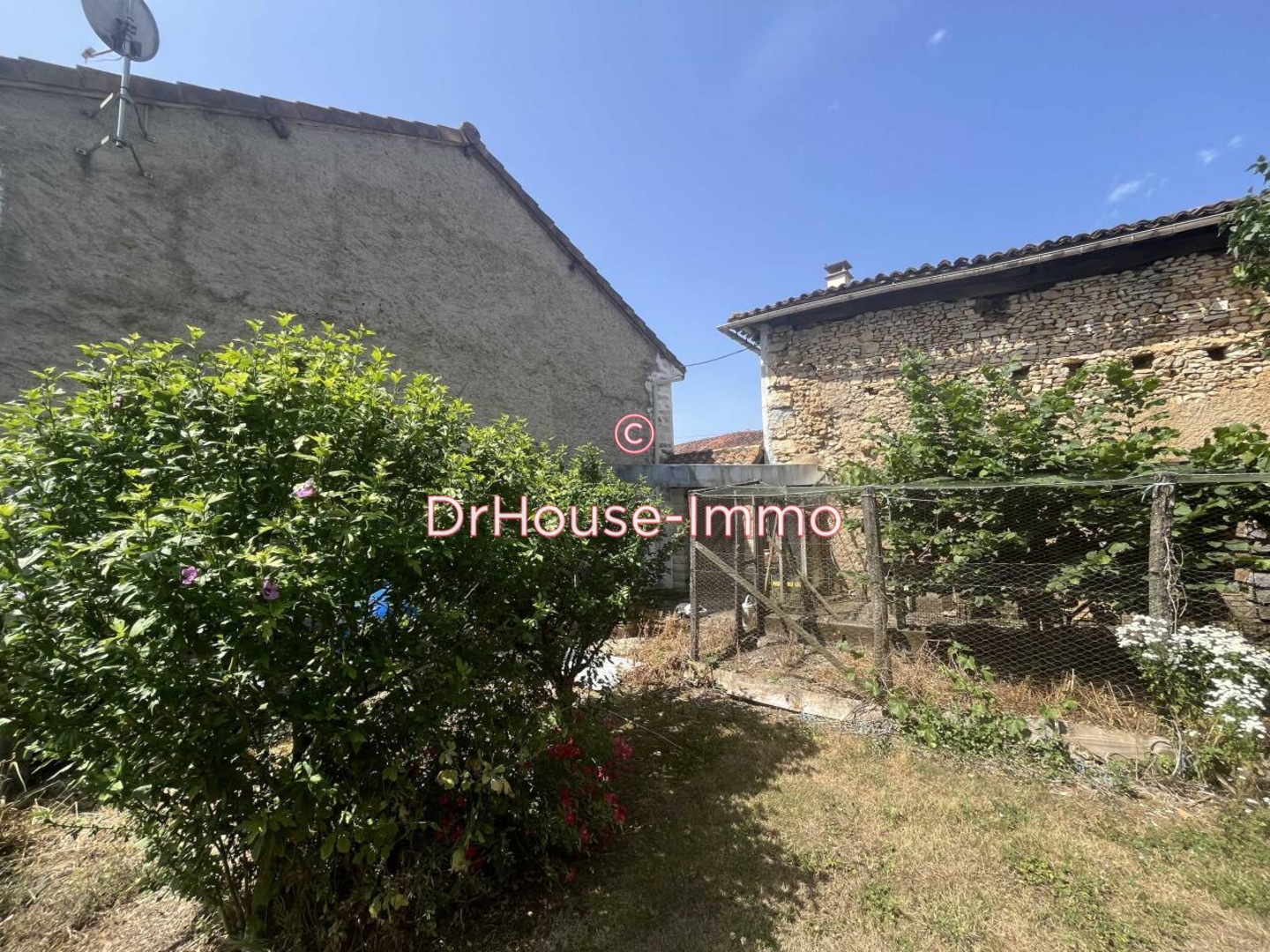 Photo 3 : Vente Maison 6 pièces Saint-Claud 152 m²