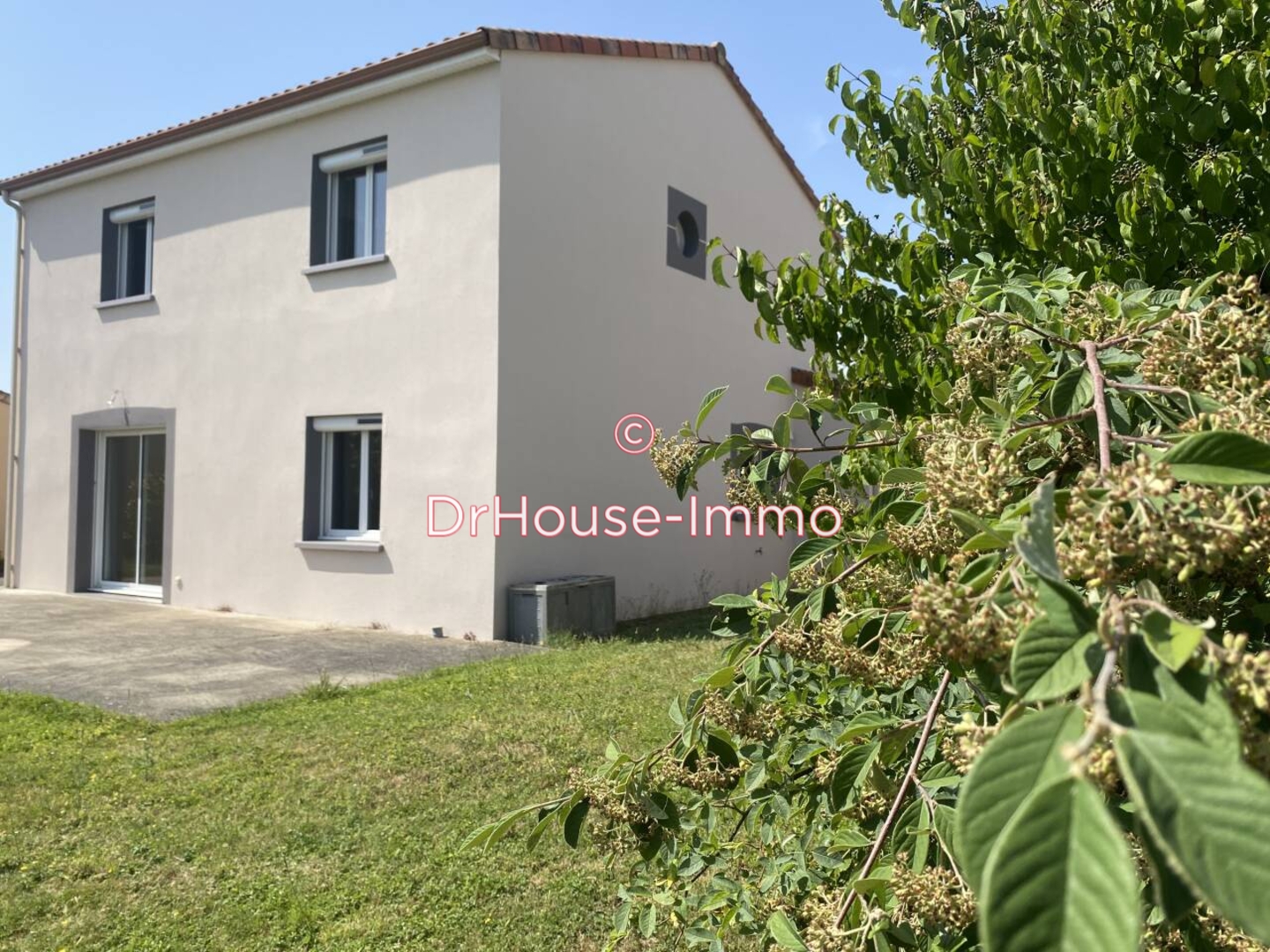 Photo 1 : Vente Maison 5 pièces Fontaine-le-Comte 133 m²