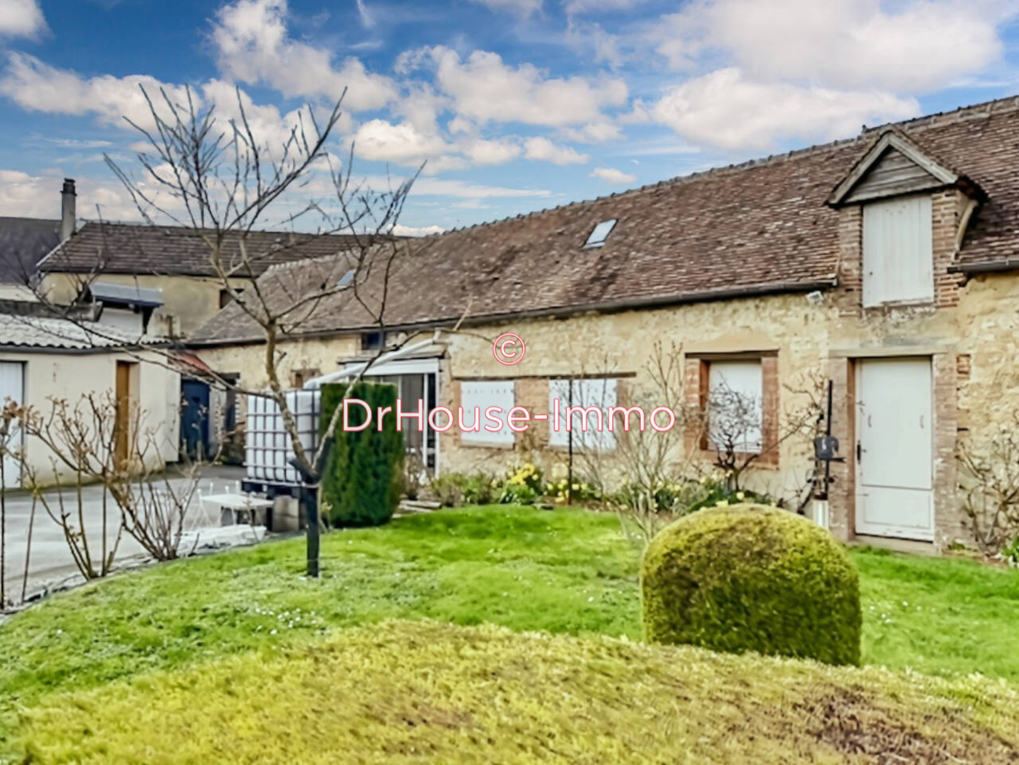 Photo 1 : Vente Maison 10 pièces Mortagne-au-Perche 230 m²