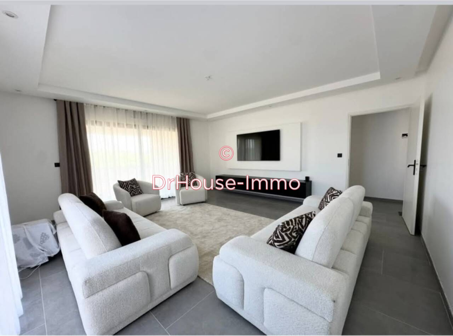 Photo 2 : Vente Maison 6 pièces Rouxmesnil-Bouteilles 136 m²