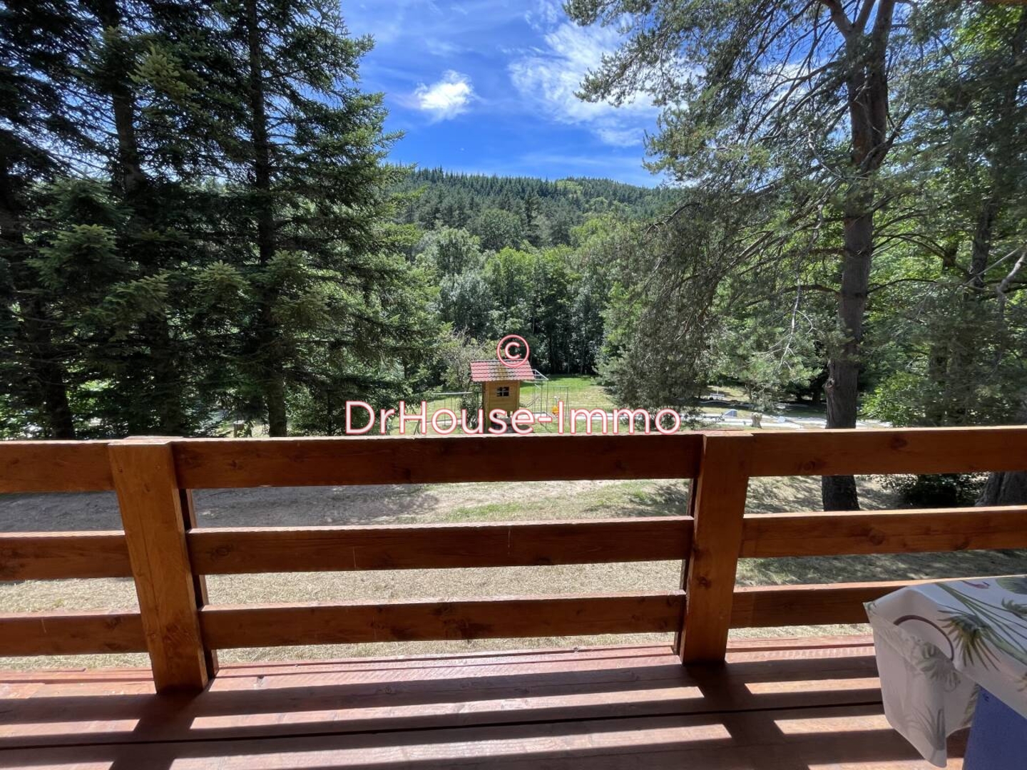 Photo 1 : Vente Maison 20 pièces Saint-Apollinaire-de-Rias 108 m²