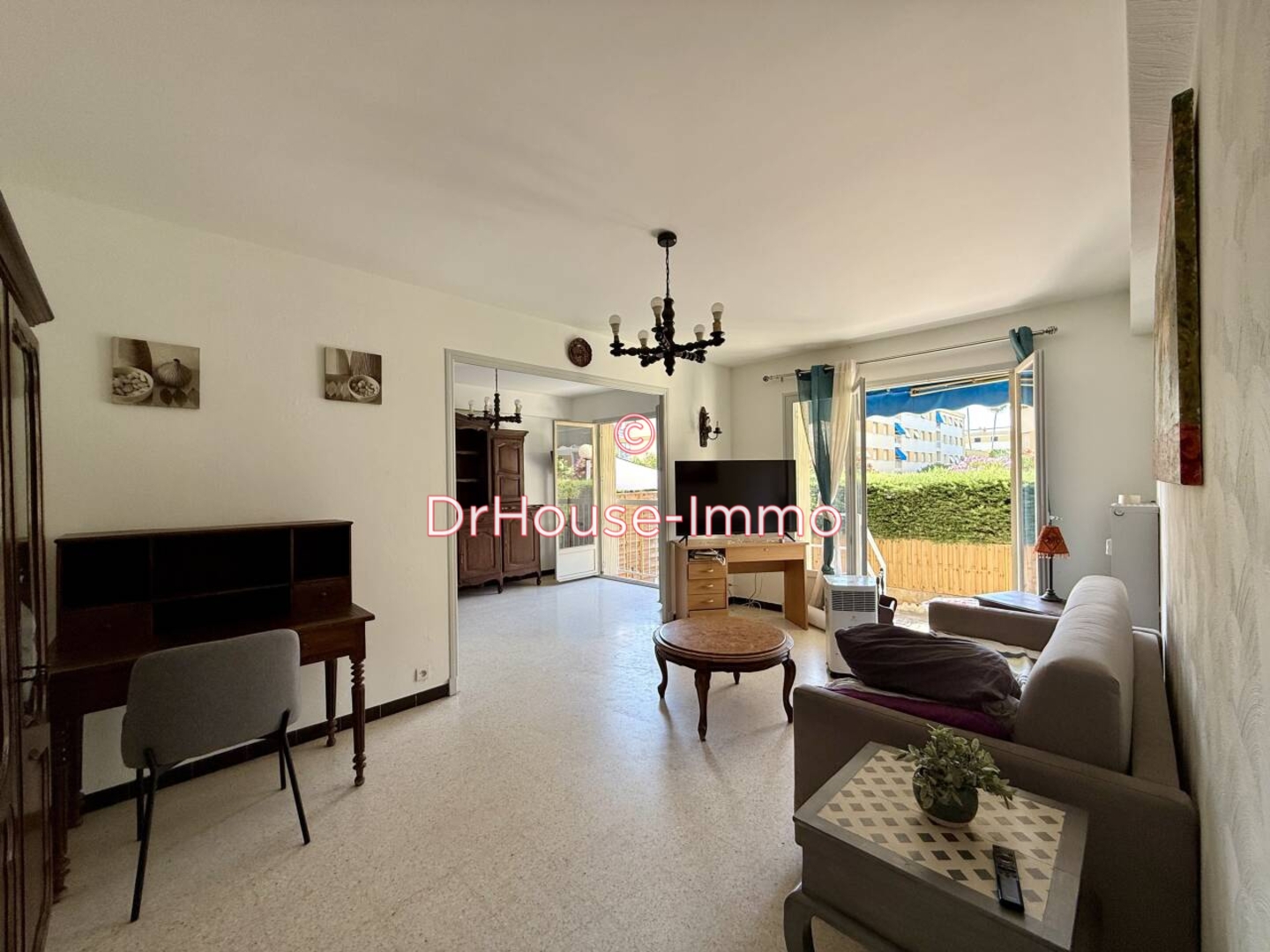Photo 2 : Vente Appartement 5 pièces Saint-Laurent-du-Var 88 m²