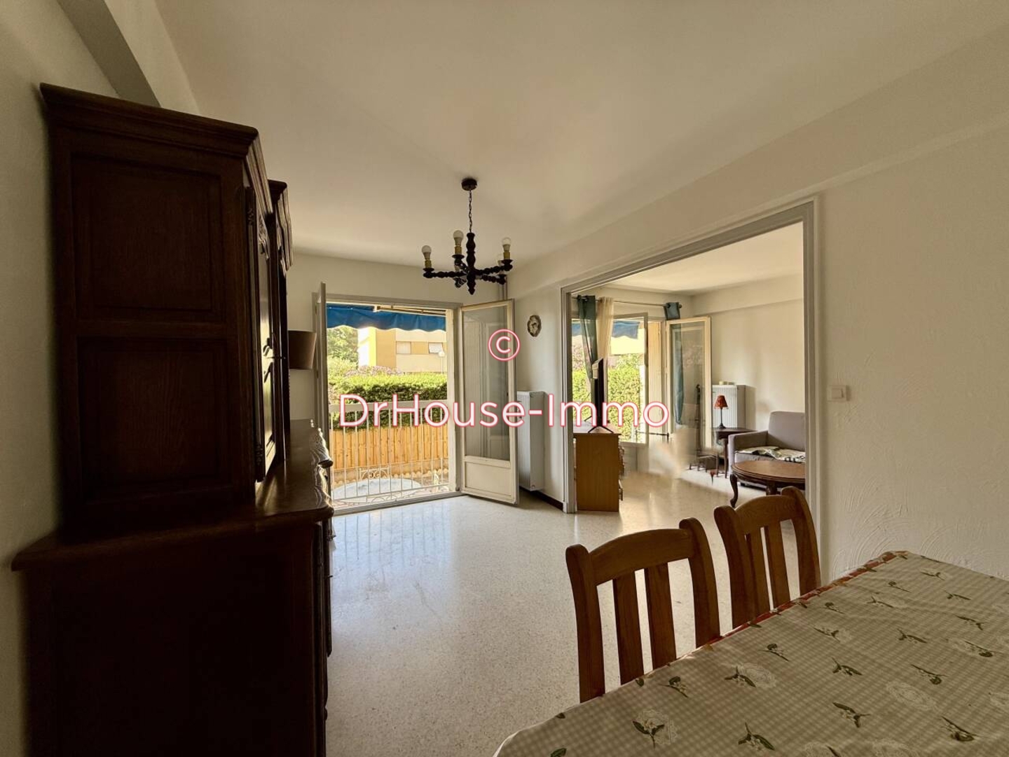 Photo 3 : Vente Appartement 5 pièces Saint-Laurent-du-Var 88 m²
