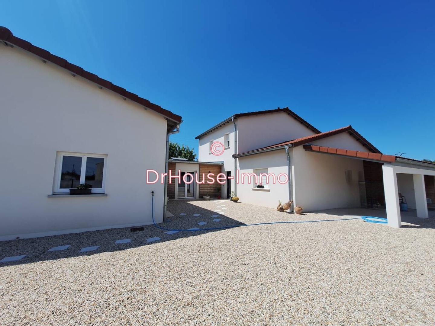 Photo 1 : Vente Maison 4 pièces Saint-Jean-de-Liversay 182 m²