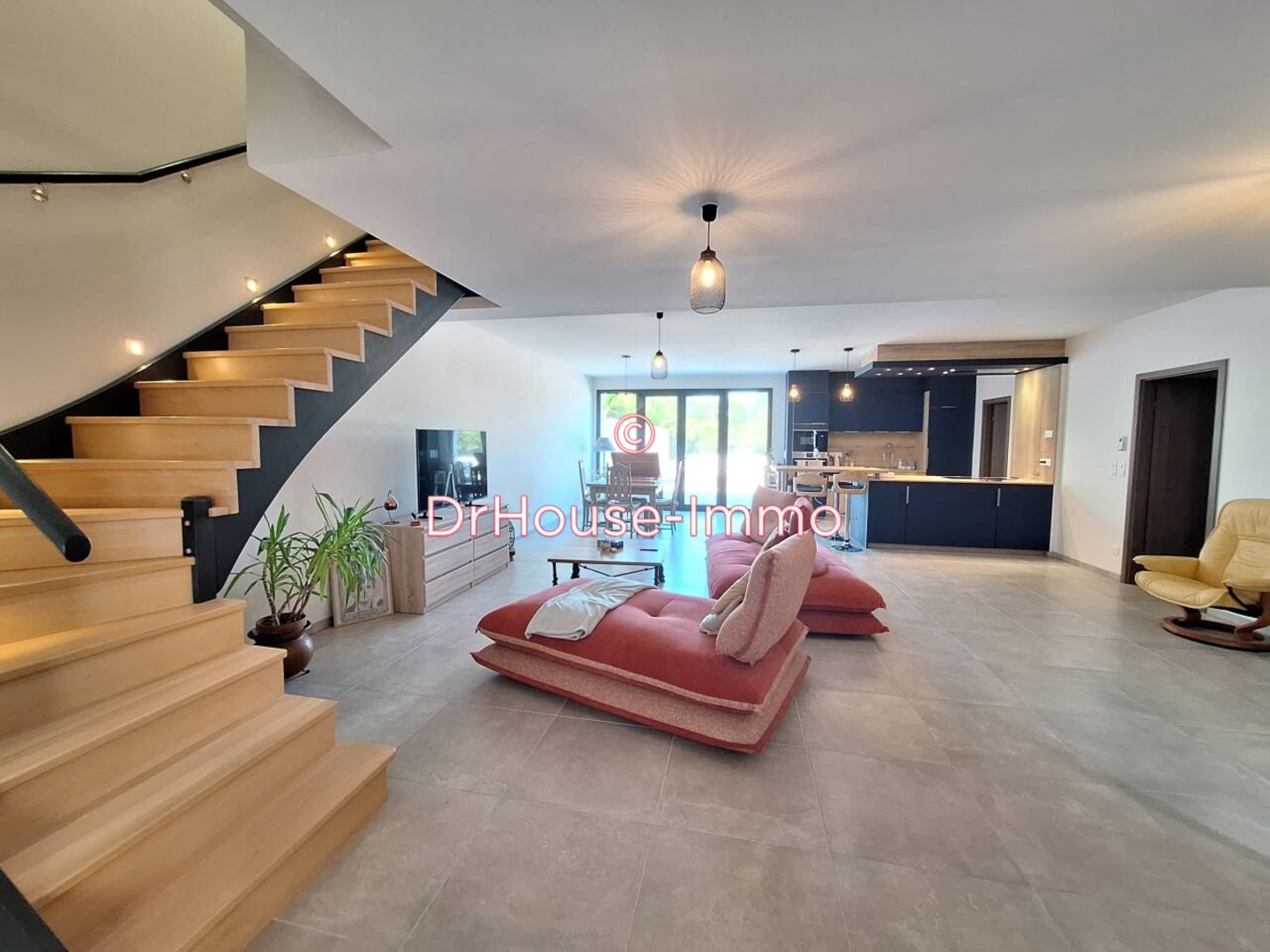 Photo 2 : Vente Maison 4 pièces Saint-Jean-de-Liversay 182 m²