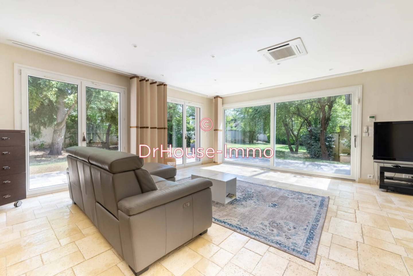 Photo 3 : Vente Maison 7 pièces Saint-Martin-la-Garenne 205 m²