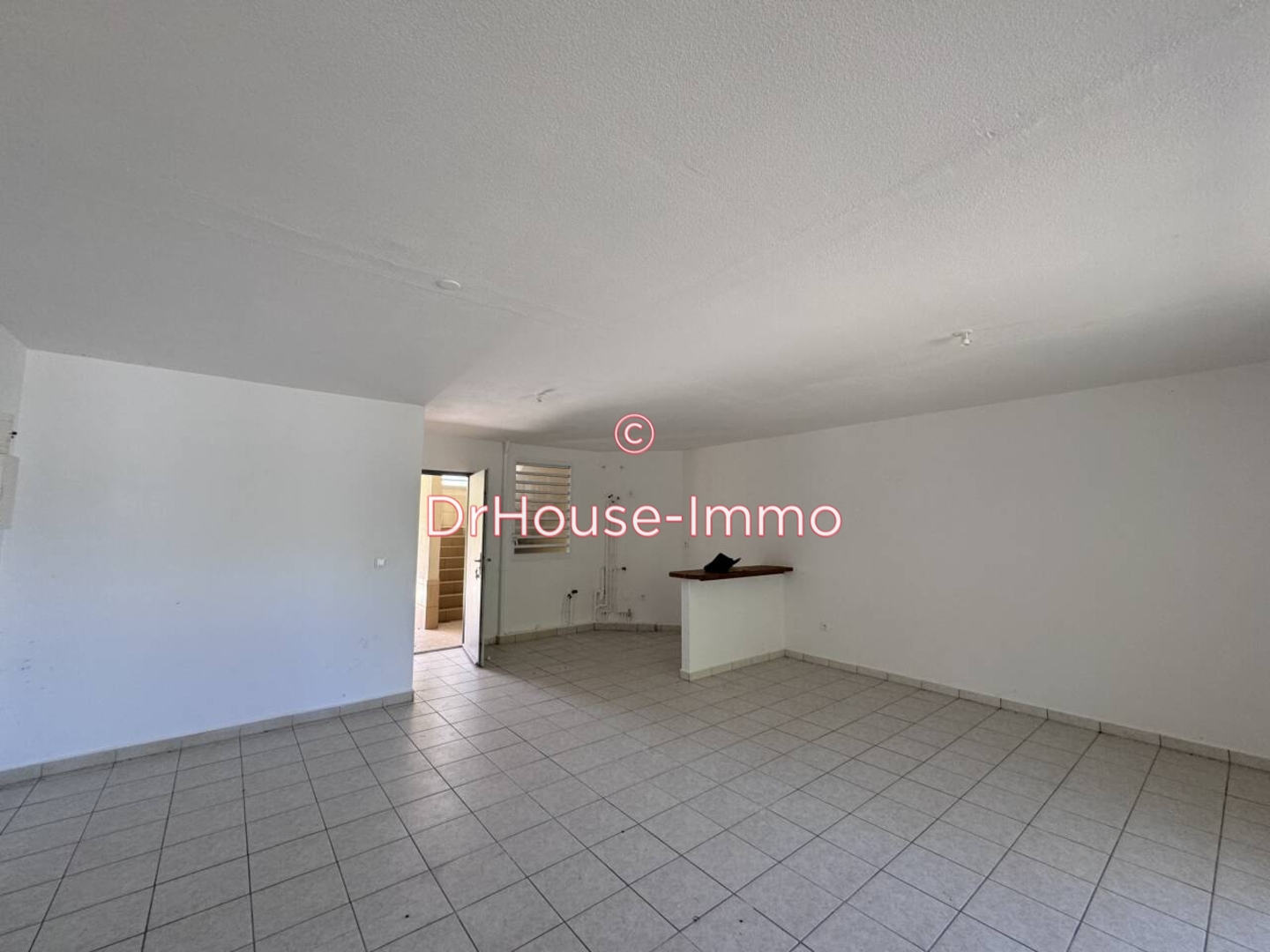 Photo 3 : Vente Immeuble 6 pièces Saint-Martin 333 m²