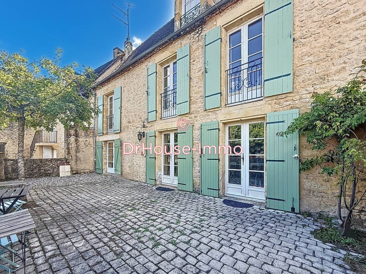 Photo 2 : Vente Maison 10 pièces Mauzac-et-Grand-Castang 240 m²