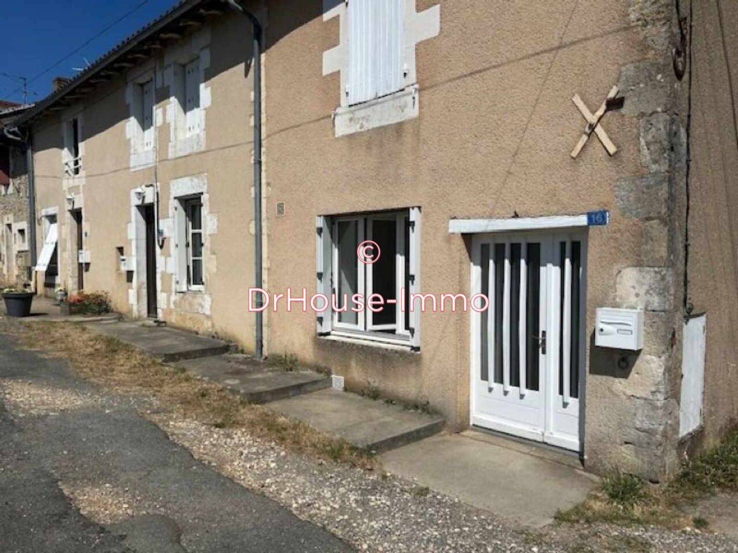 Photo 2 : Vente Autre 10 pièces Iteuil 282 m²