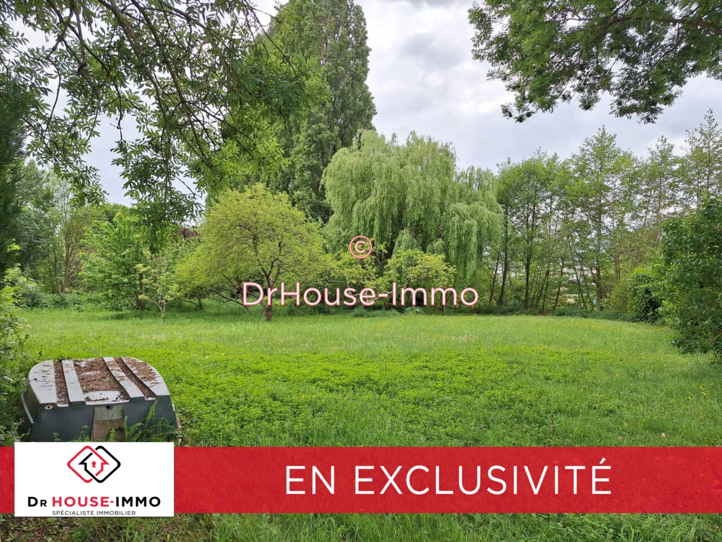 Photo 1 : Vente Terrain La Guierche 1361 m²