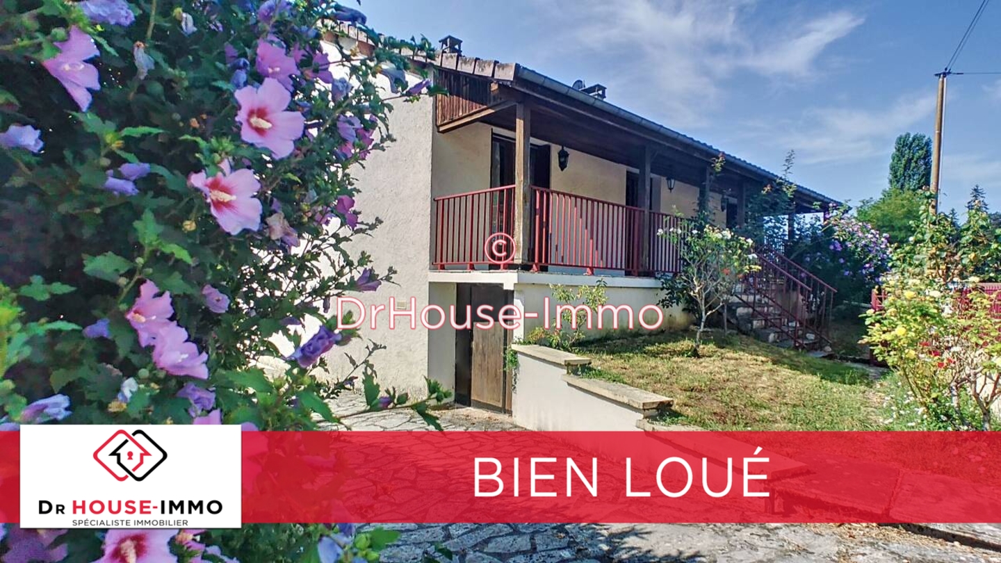 Photo 1 : Location Maison 5 pièces Savignac-les-Églises 128 m²