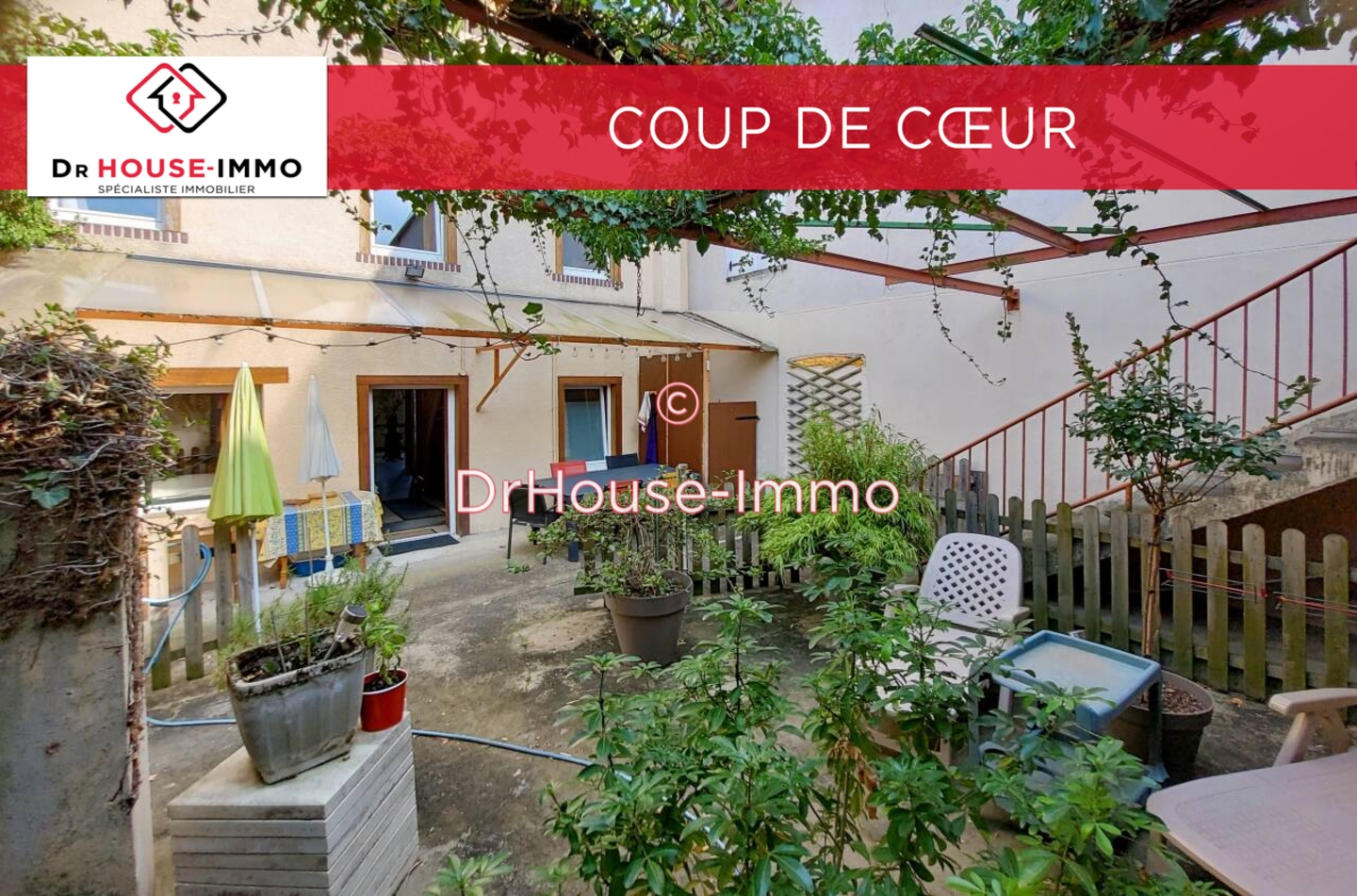 Photo 1 : Vente Maison 8 pièces Saint-Georges-en-Couzan 211 m²