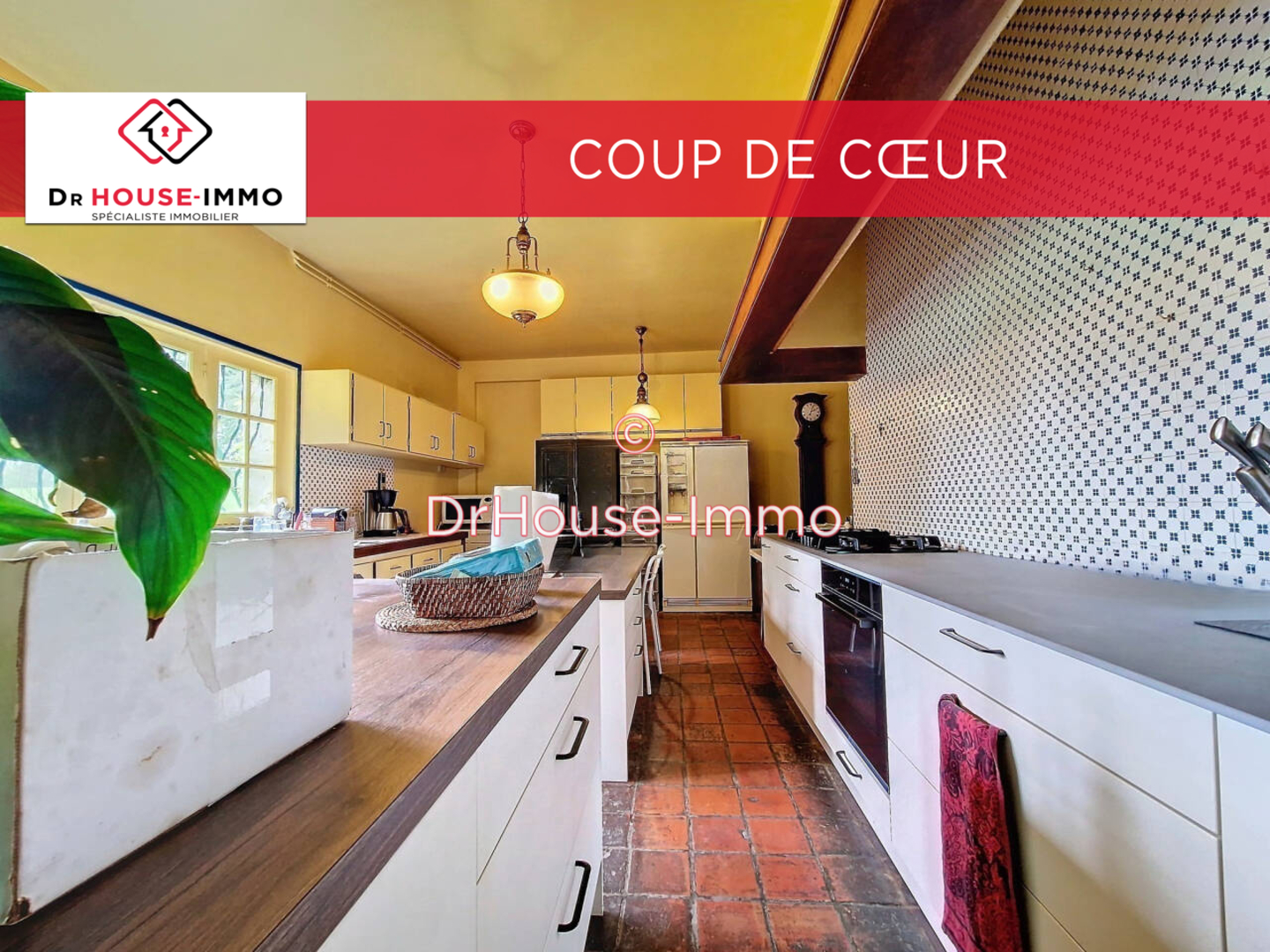Photo 1 : Vente Maison 10 pièces Poigny-la-Forêt 336 m²