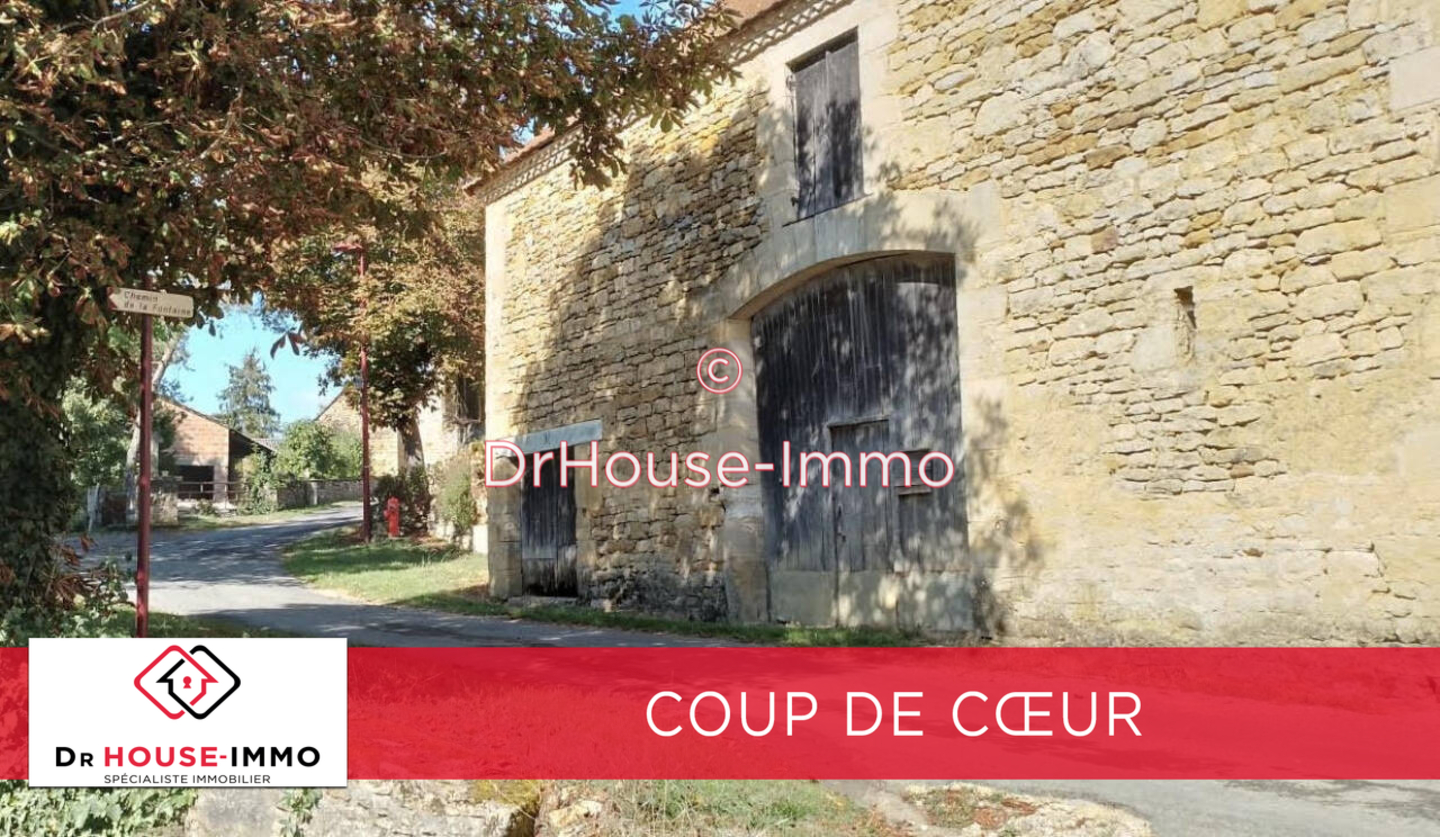 Photo 2 : Vente Grange 1 pièce Hautefort 160 m²