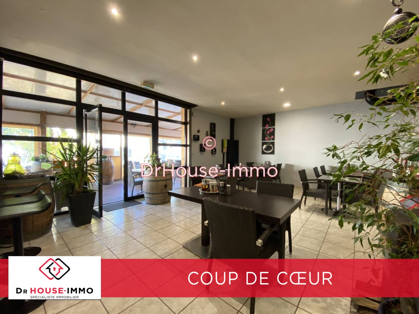 Photo 1 : Vente Commerce 1 pièce Aigues-Mortes 96 m²