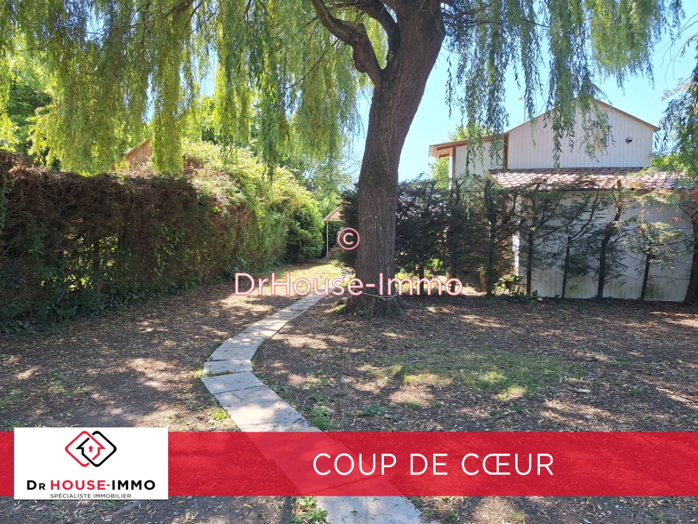 Photo 1 : Vente Terrain La Guierche 470 m²