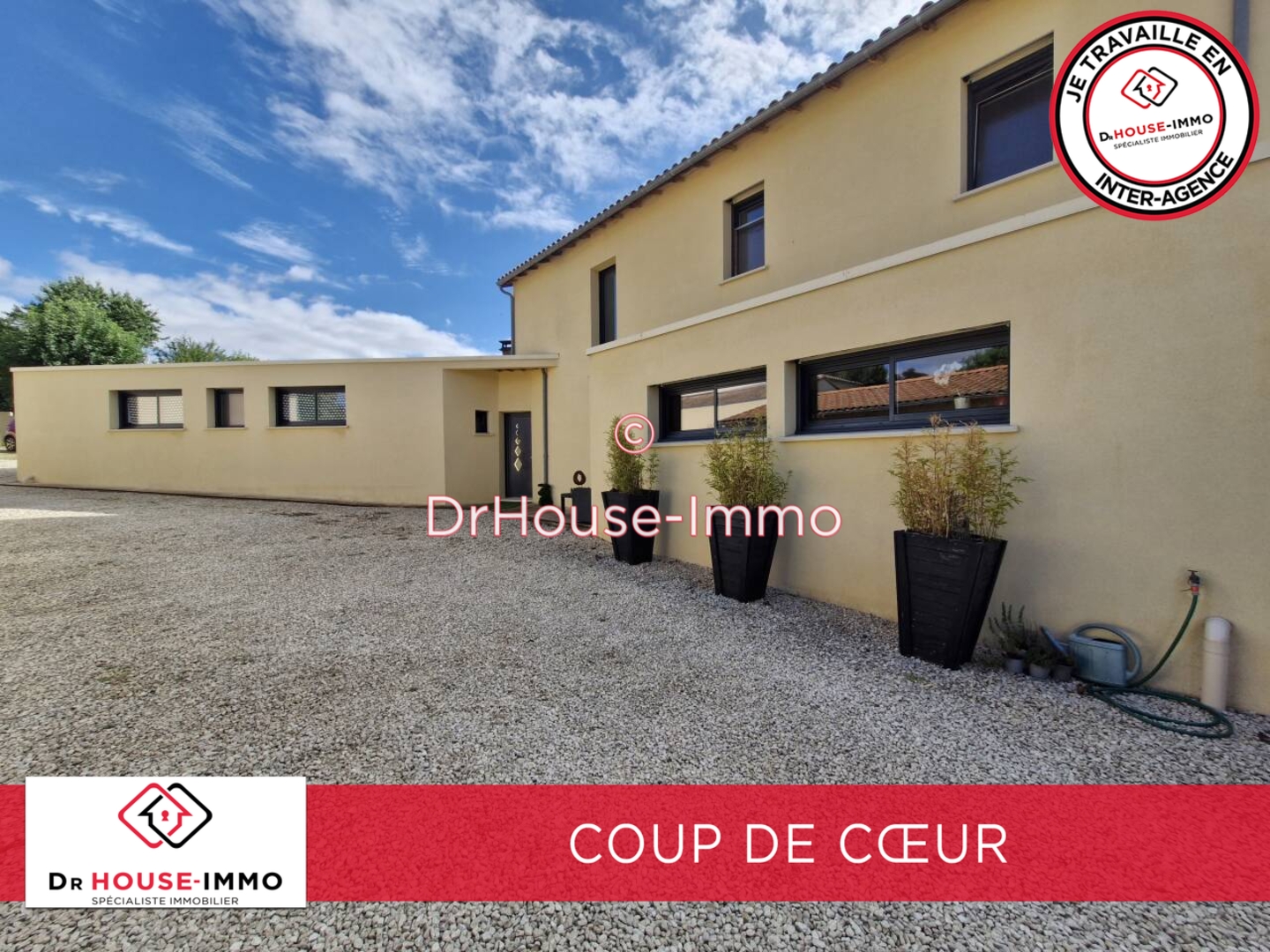 Photo 1 : Vente Maison 8 pièces Vouillé 427 m²