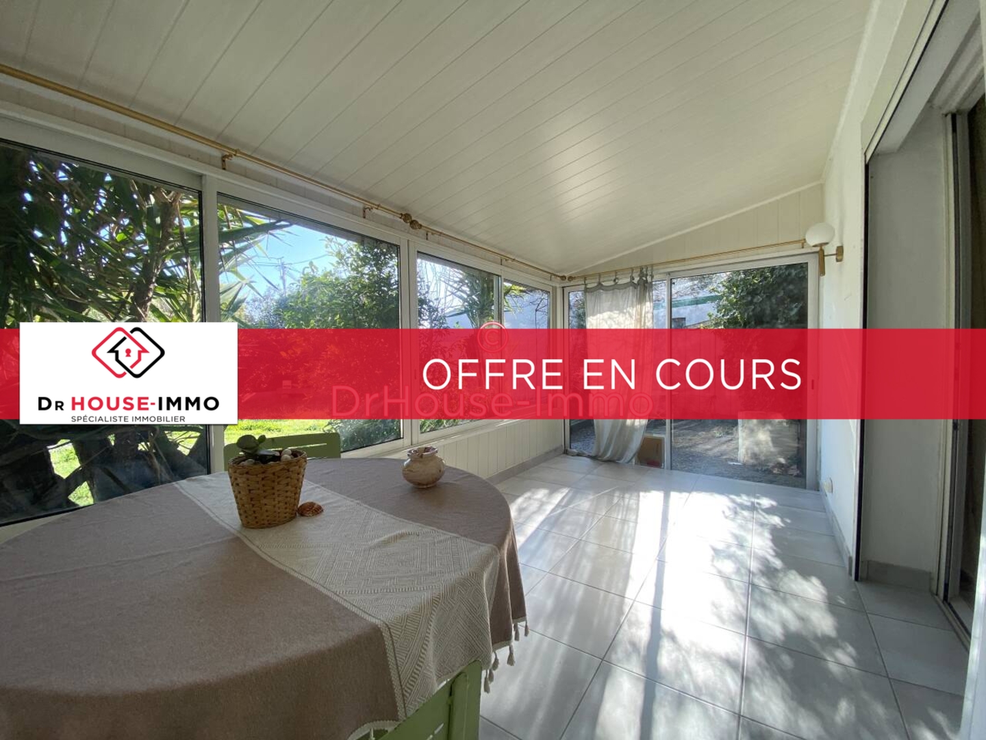 Photo 1 : Vente Maison 5 pièces Saint-Laurent-d'Aigouze 154 m²