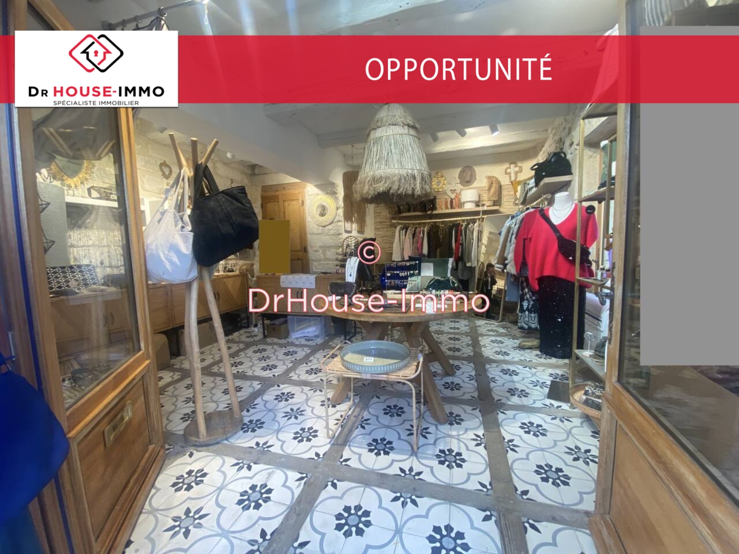 Photo 1 : Vente Commerce 1 pièce Saint-Laurent-d'Aigouze 24 m²