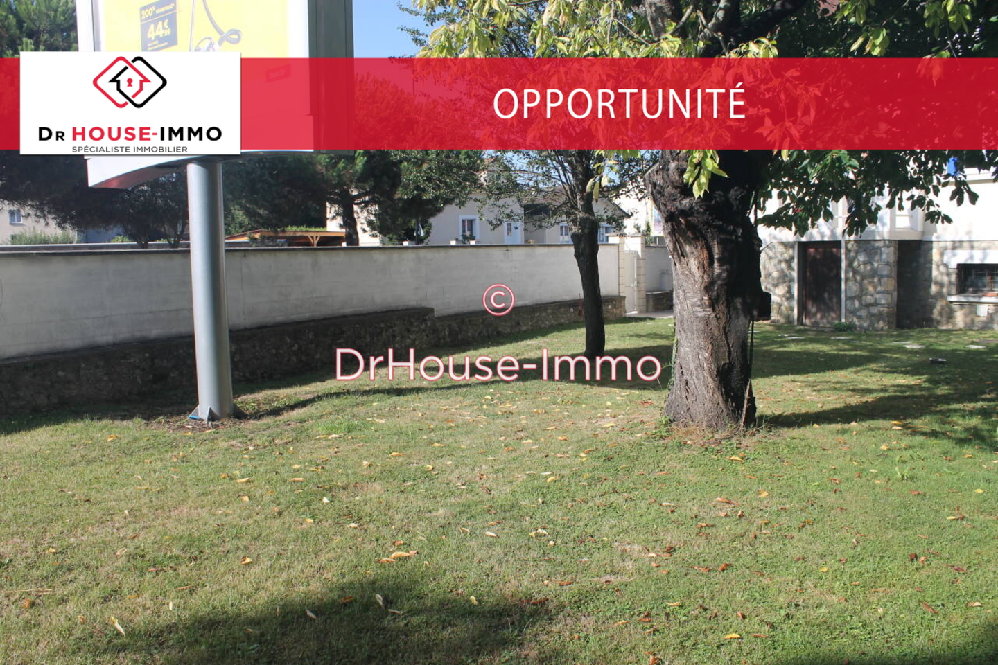 Photo 1 : Vente Terrain  Villepreux 247 m²