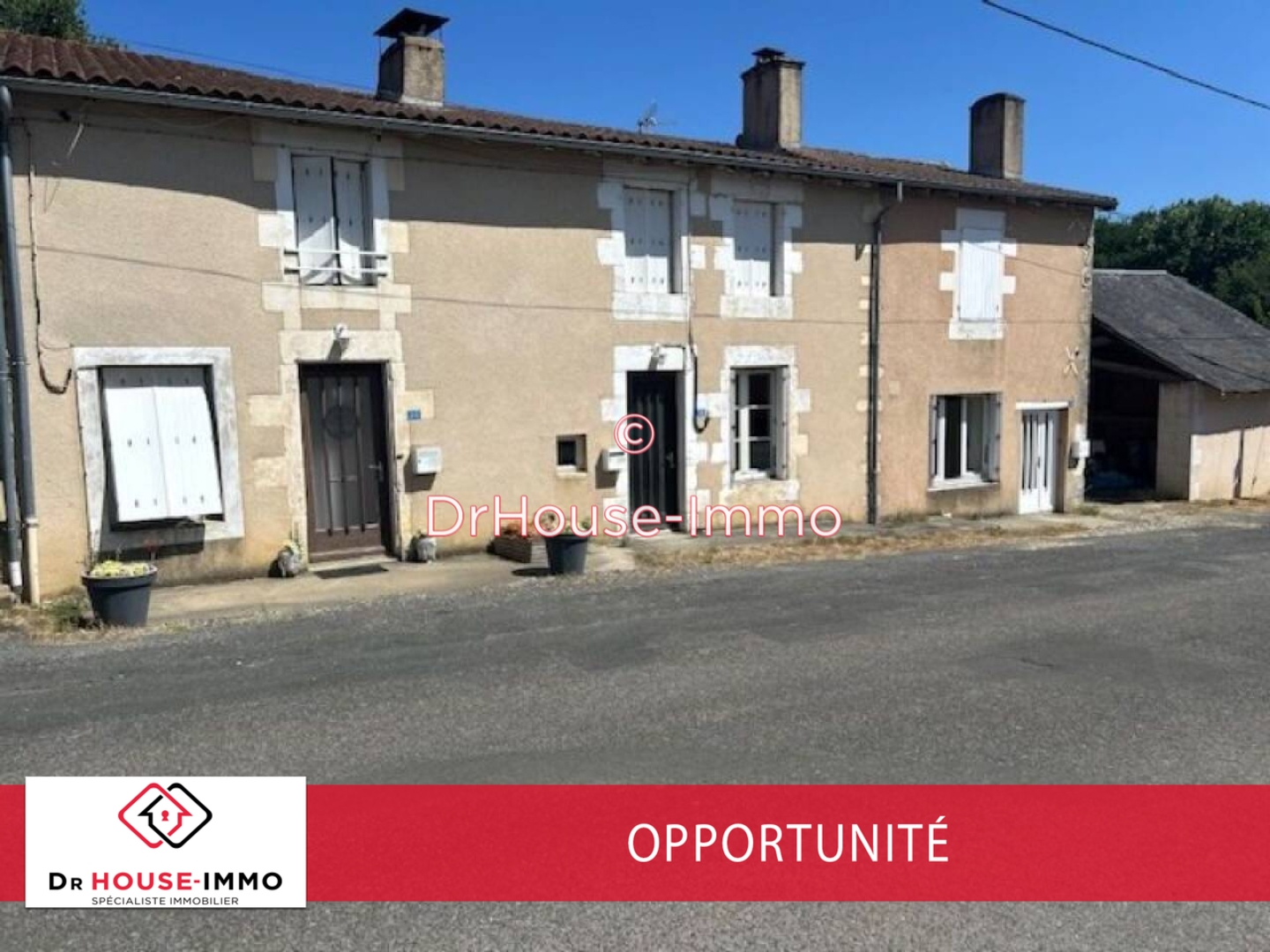 Photo 1 : Vente Autre 10 pièces Iteuil 282 m²