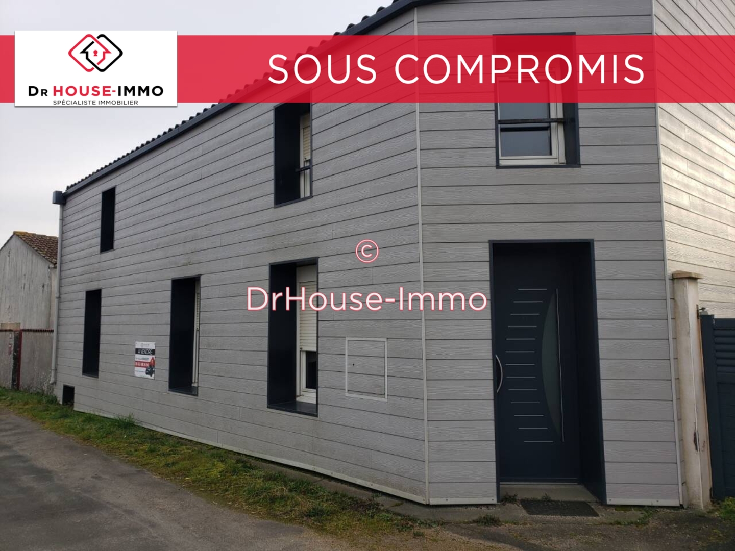 Photo 2 : Vente Maison 7 pièces Saint-Jean-de-Beugné 140 m²