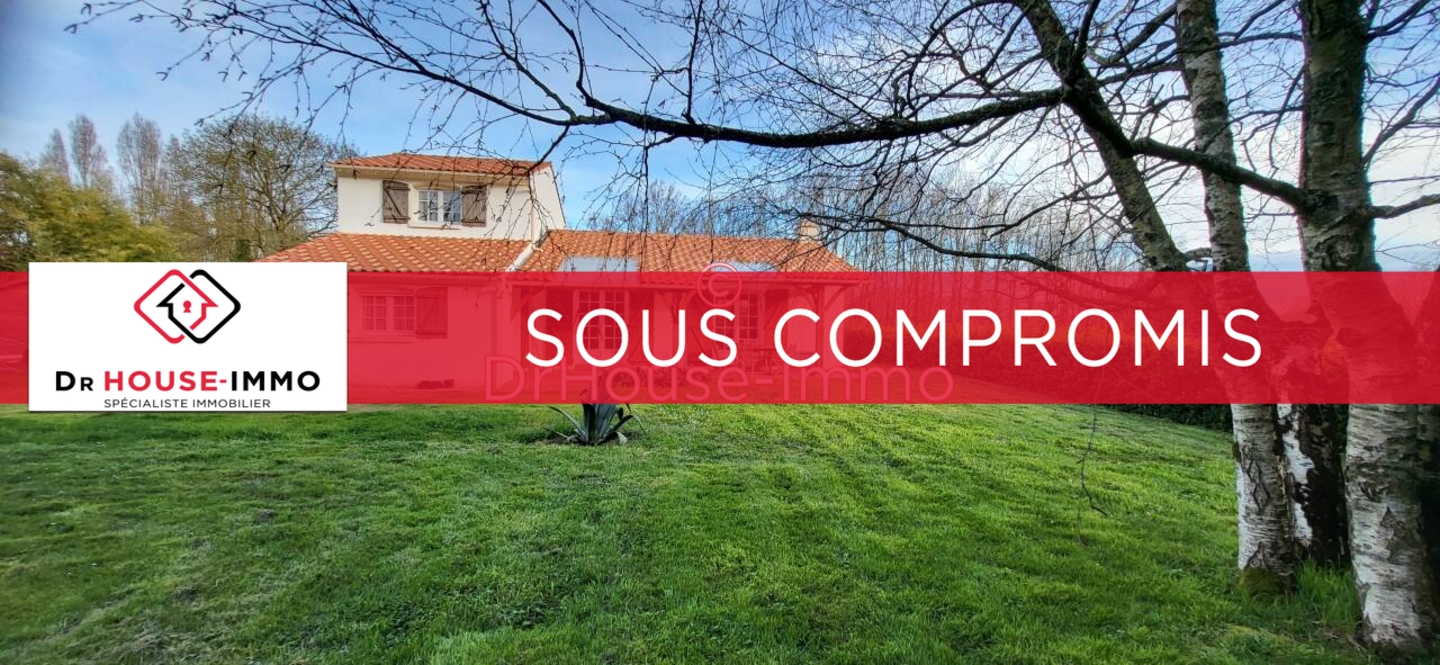 Photo 1 : Vente Maison 5 pièces Saint-Hilaire-la-Forêt 93 m²