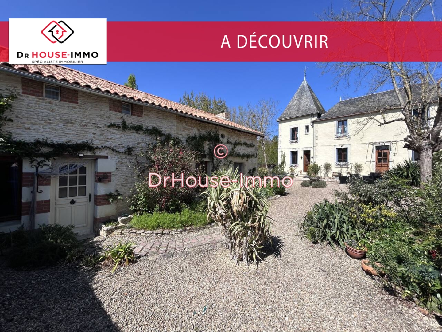 Photo 1 : Vente Maison 8 pièces Moncontour 213 m²