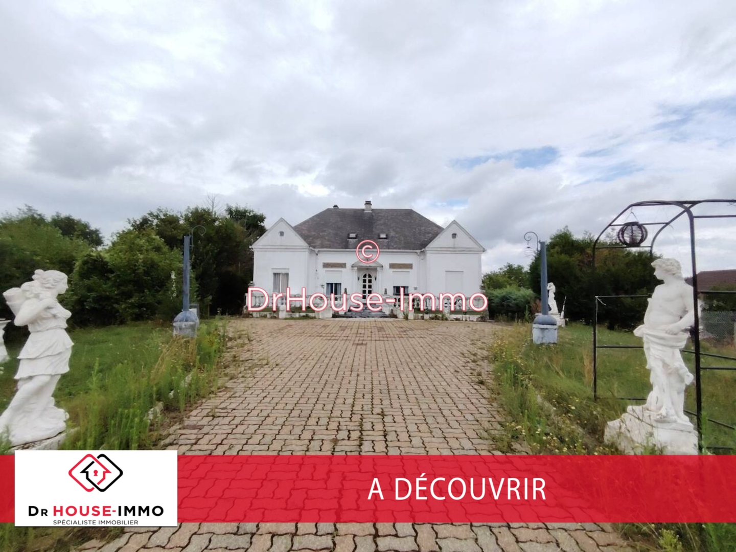 Photo 1 : Vente Maison 10 pièces Ferrières-en-Gâtinais 240 m²