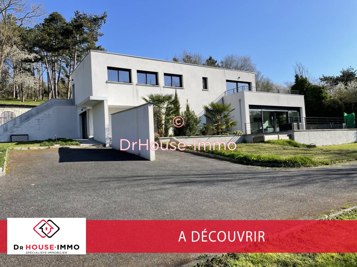 Photo 1 : Vente Maison 8 pièces Brueil-en-Vexin 230 m²