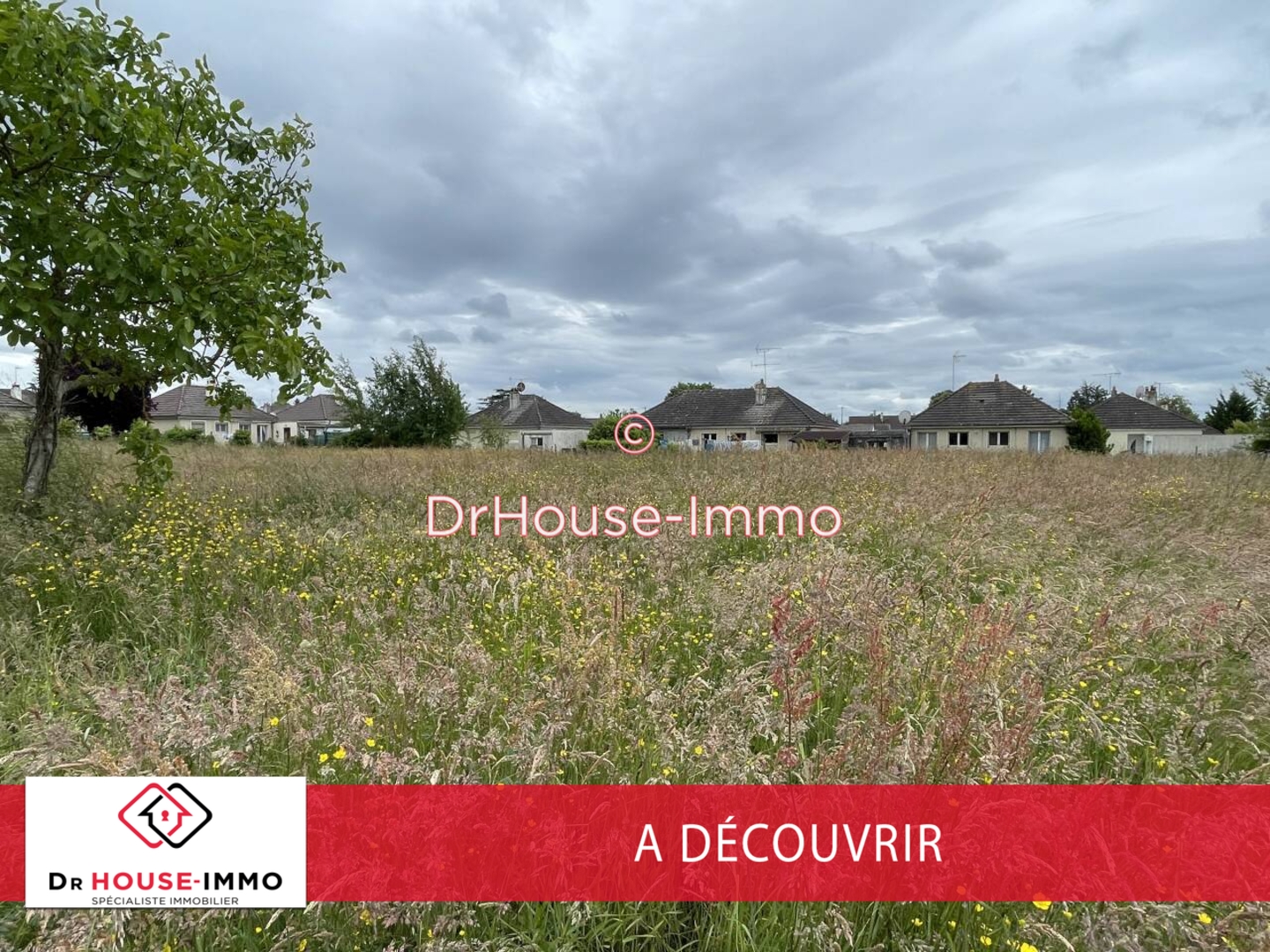Photo 1 : Vente Terrain Lorris 2000 m²