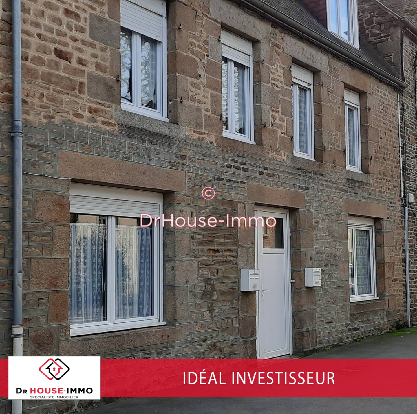Photo 1 : Vente Maison 7 pièces Saint-Hilaire-du-Harcouët 162 m²