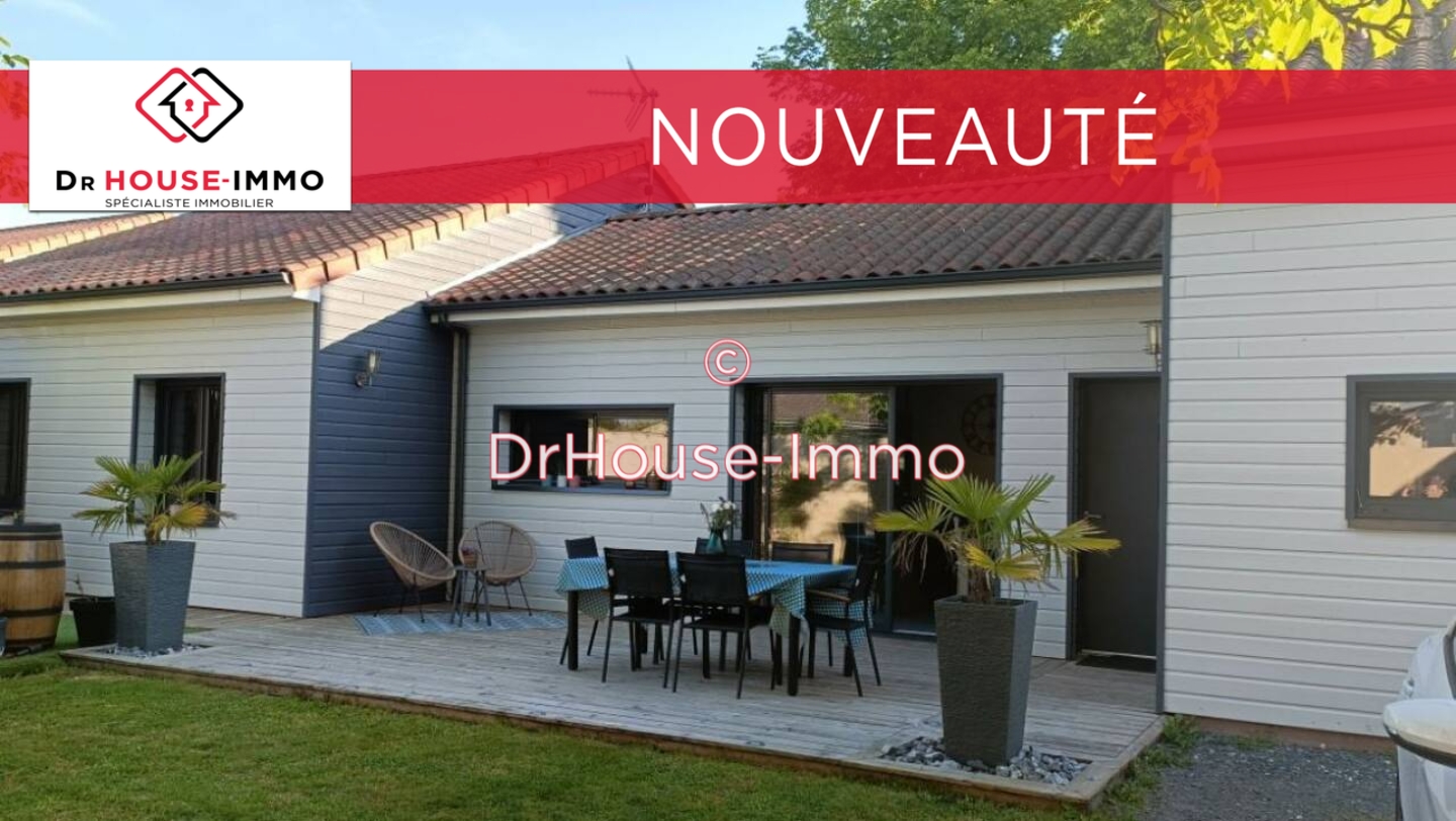 Photo 1 : Location Maison 6 pièces Neuville-de-Poitou 147 m²