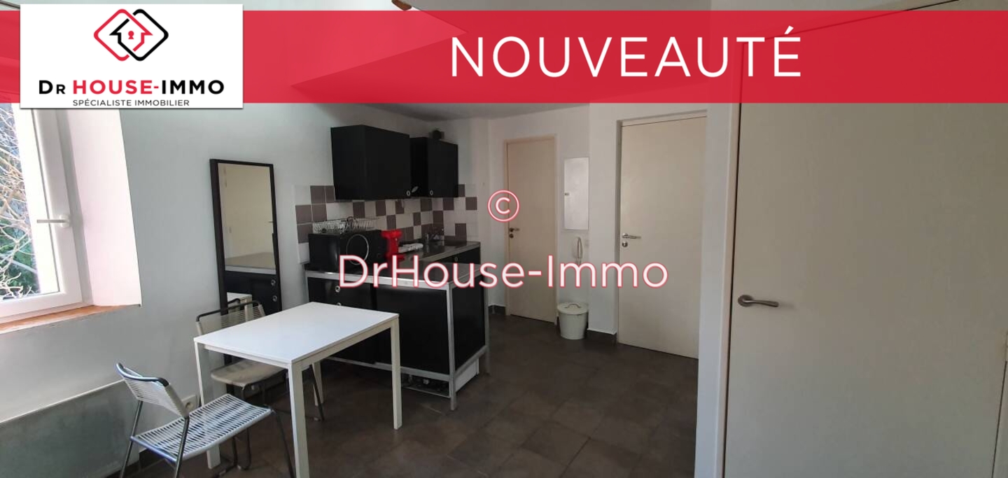 Photo 1 : Location Appartement 1 pièce Marseille 26 m²