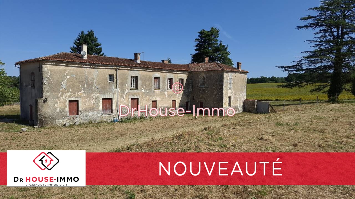 Photo 2 : Vente Maison 14 pièces Saint-Claud 442 m²