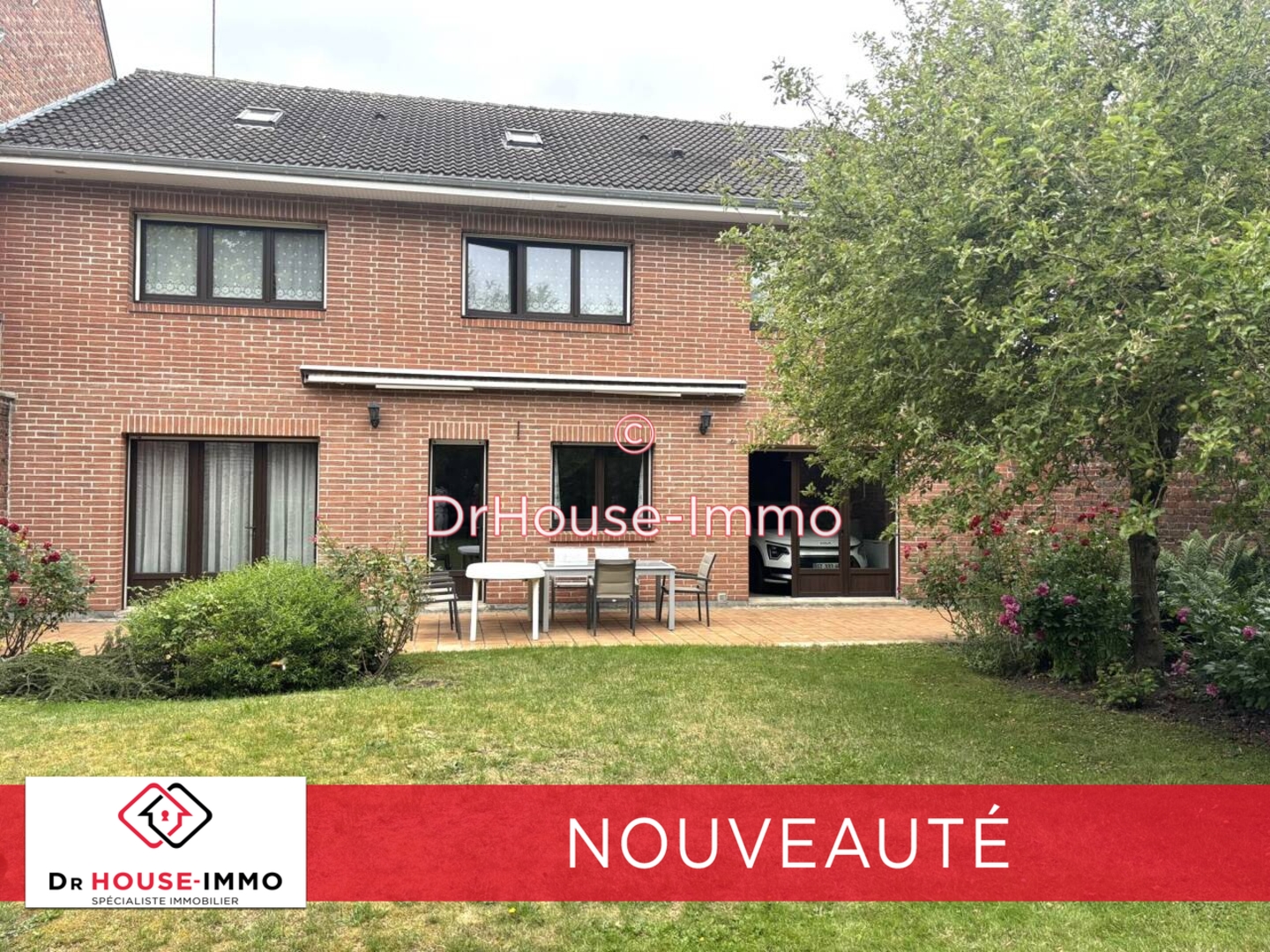 Photo 1 : Vente Maison 8 pièces Armentières 240 m²