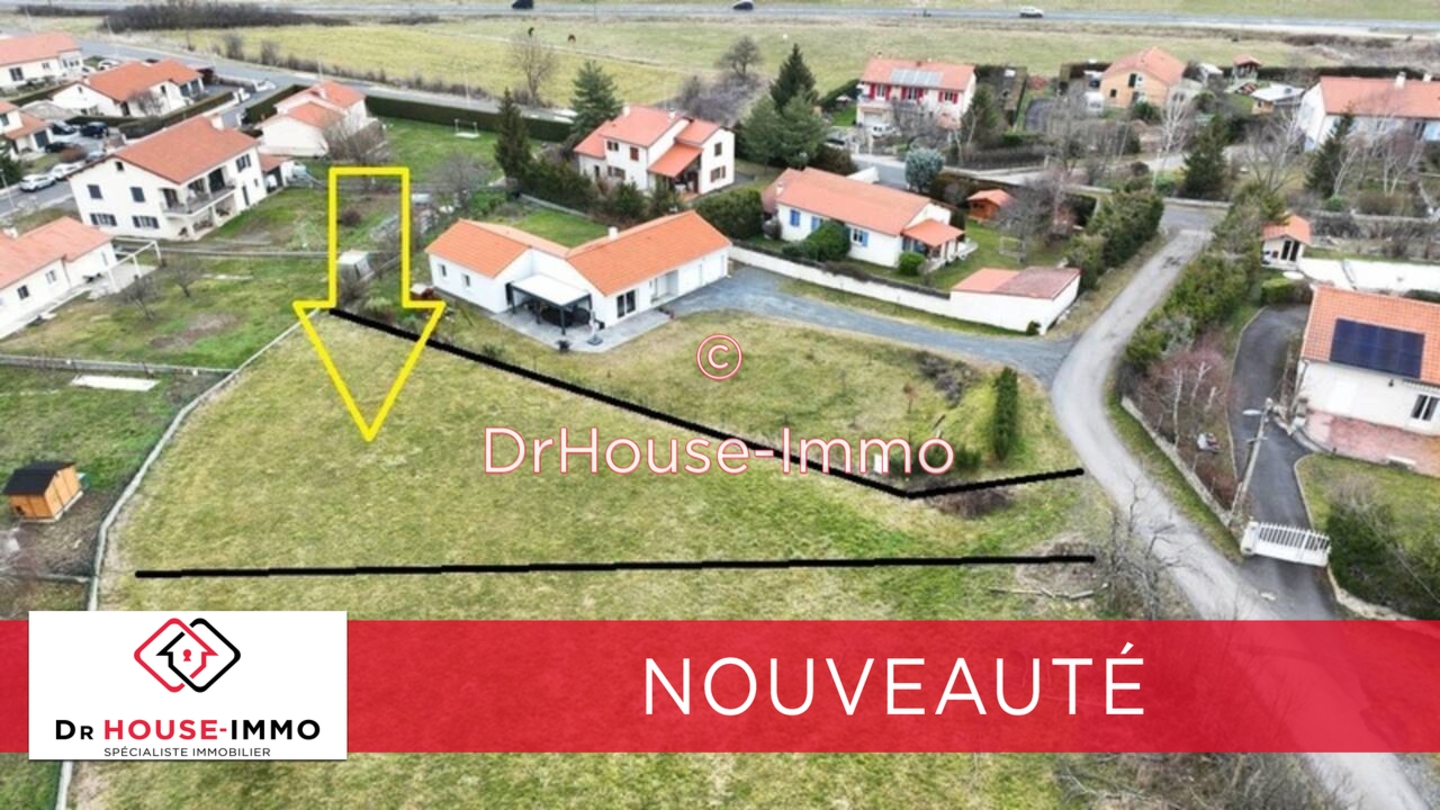 Photo 1 : Vente Terrain Lantriac 1018 m²