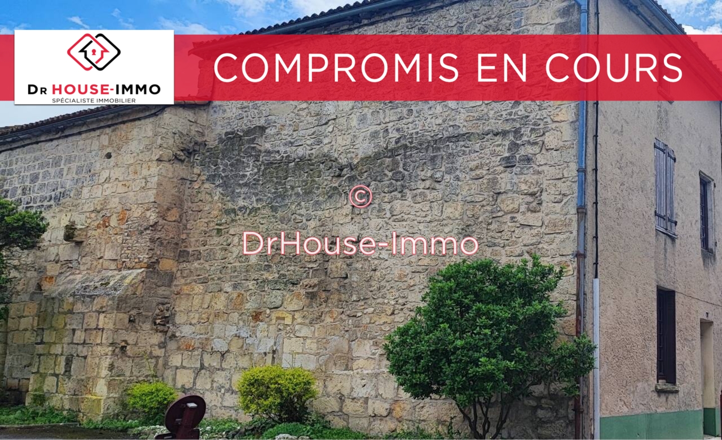 Photo 1 : Vente Immeuble 10 pièces La Couronne 289 m²
