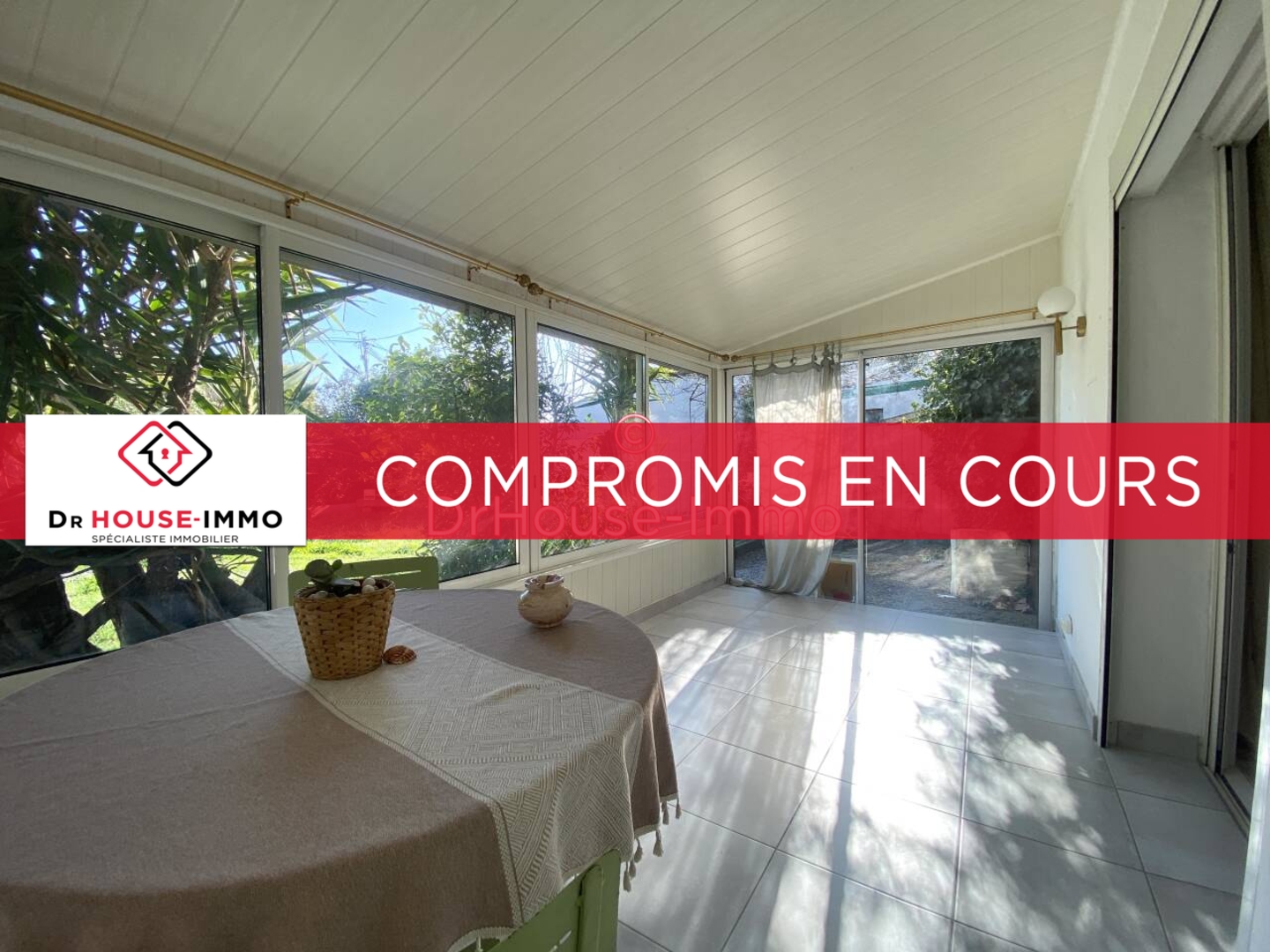 Photo 1 : Vente Maison 5 pièces Saint-Laurent-d'Aigouze 154 m²