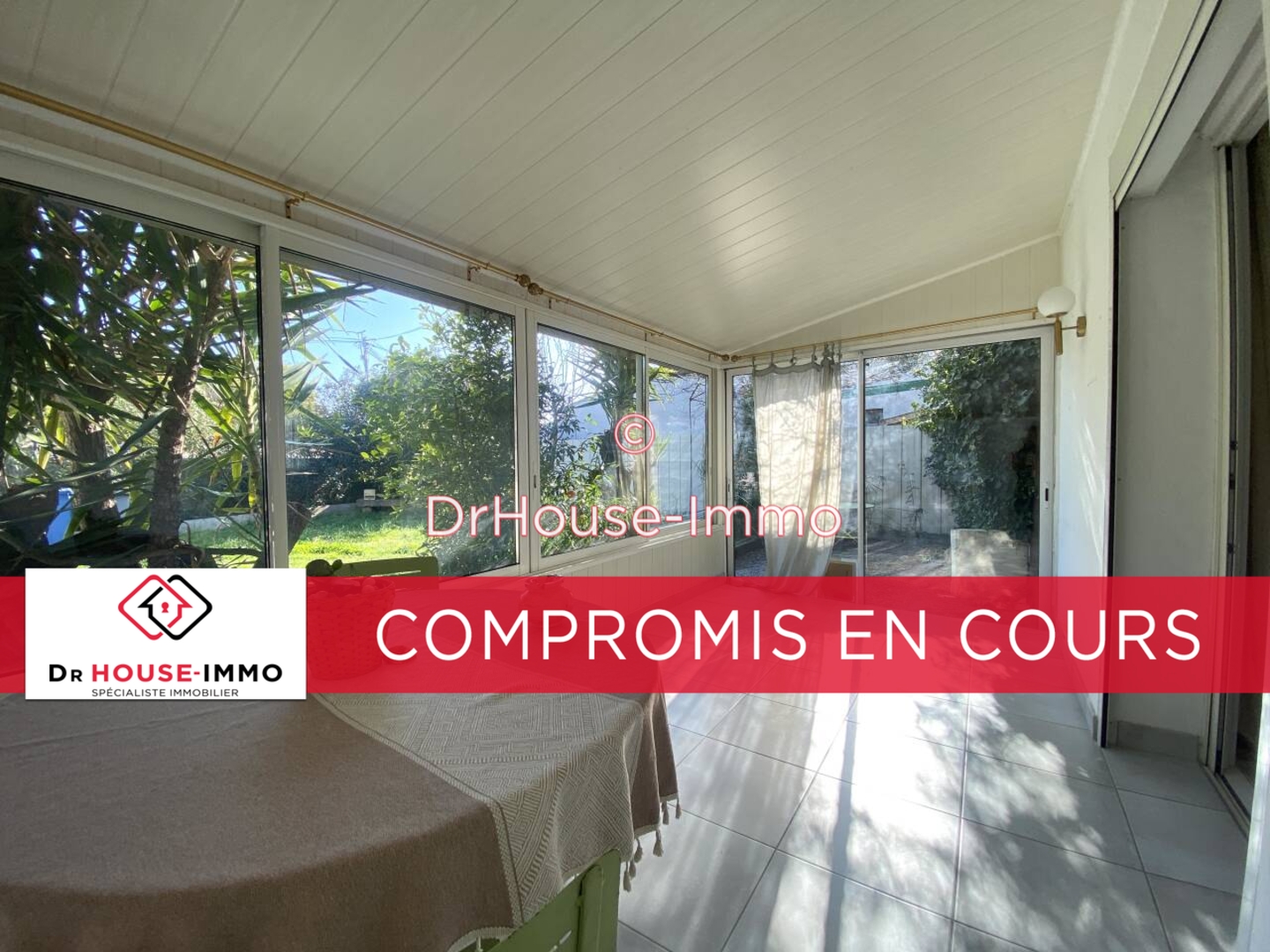 Photo 2 : Vente Maison 5 pièces Saint-Laurent-d'Aigouze 154 m²