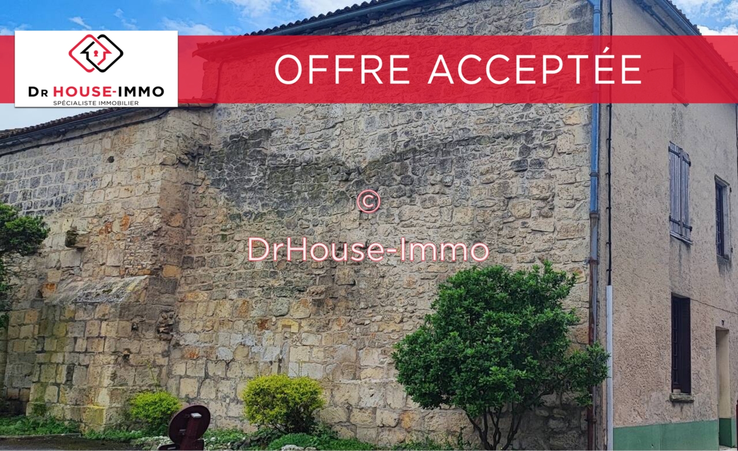 Photo 1 : Vente Immeuble 10 pièces La Couronne 289 m²