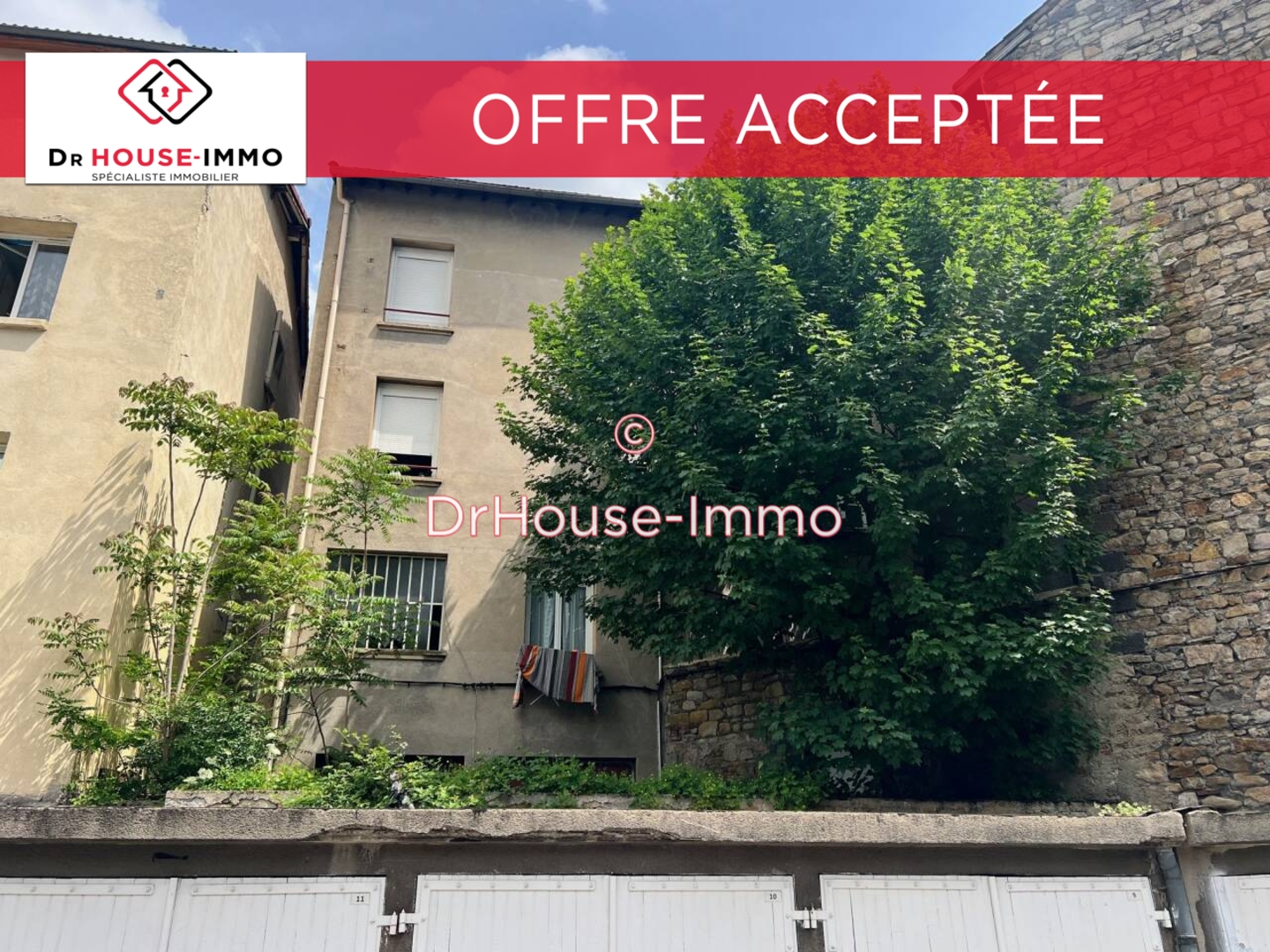 Photo 2 : Vente Immeuble 25 pièces Saint-Étienne 492 m²