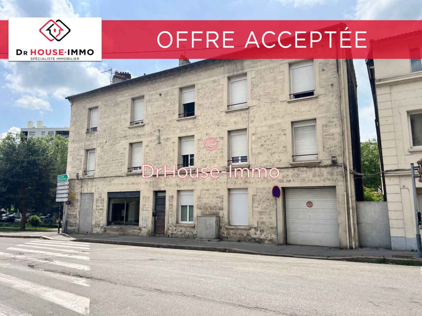 Photo 1 : Vente Immeuble 25 pièces Saint-Étienne 492 m²