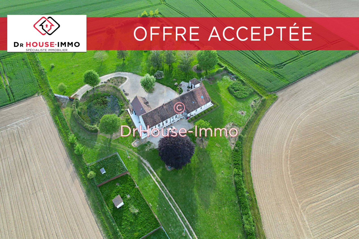 Photo 1 : Vente Maison 9 pièces Courtenay 450 m²