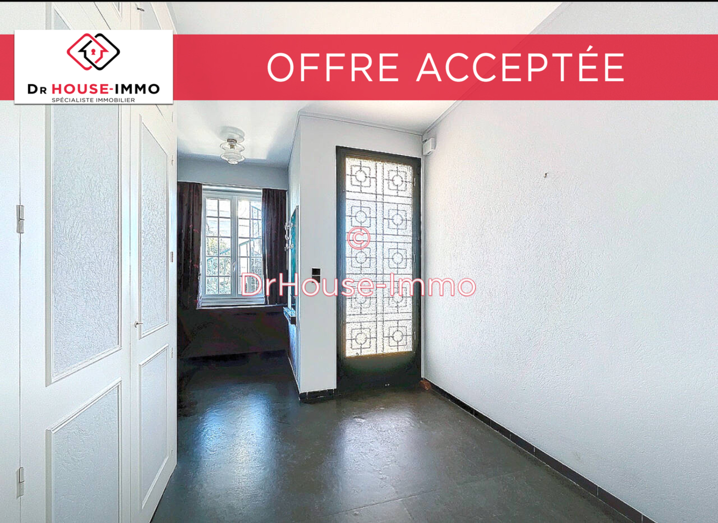 Photo 2 : Vente Maison 13 pièces Saint-Laurent-des-Vignes 366 m²