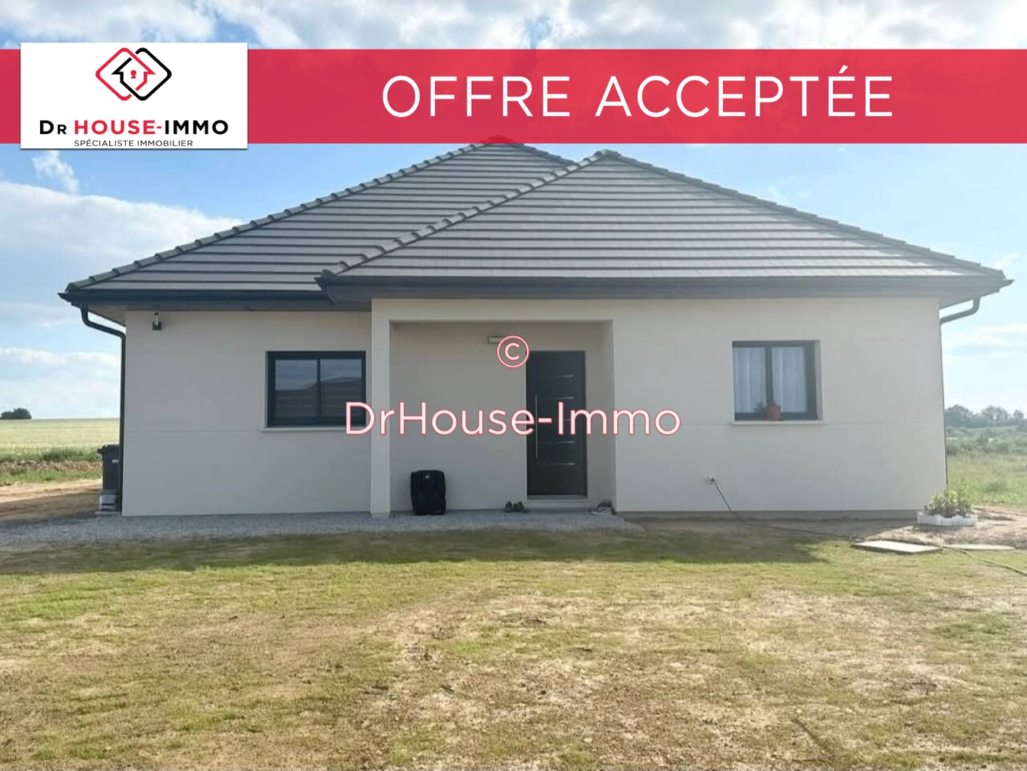 Photo 1 : Vente Maison 6 pièces Rouxmesnil-Bouteilles 136 m²