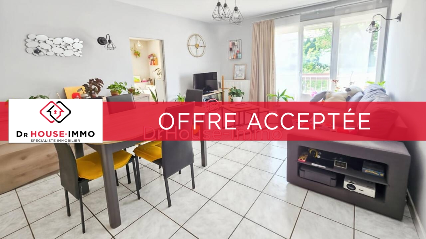 Photo 1 : Vente Appartement 4 pièces Chevigny-Saint-Sauveur 74 m²