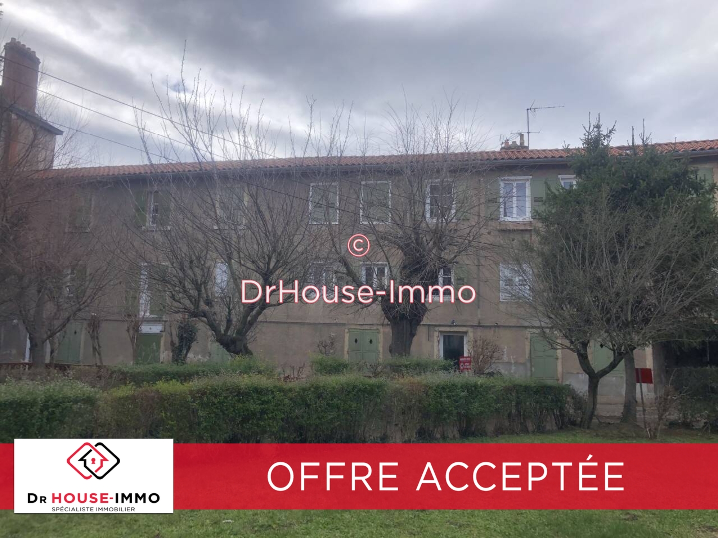 Photo 1 : Vente Immeuble 16 pièces Le Puy-en-Velay 310 m²