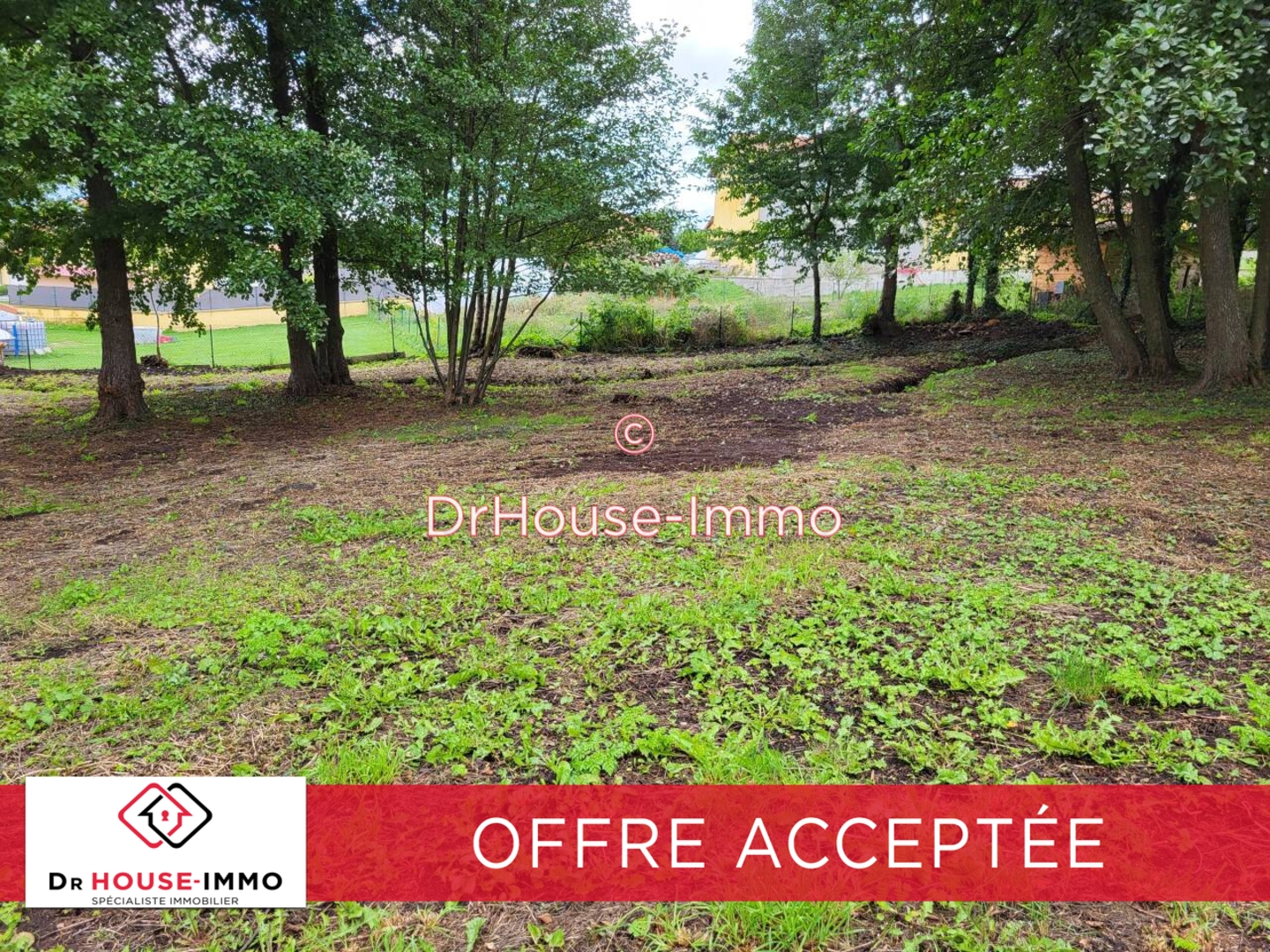 Photo 1 : Vente Terrain Chaspuzac 1700 m²
