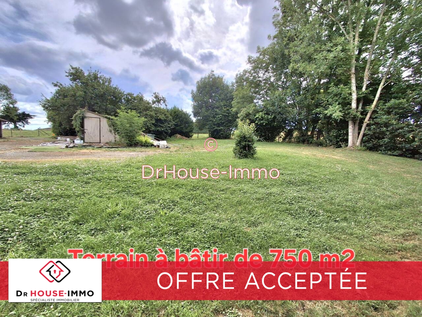 Photo 1 : Vente Terrain Saint-Loup 750 m²